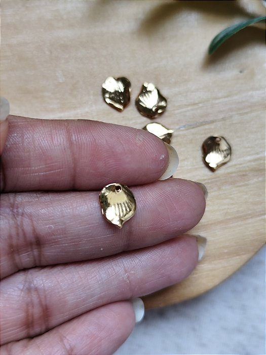 Pingente Folha 10mm Ouro (UN)