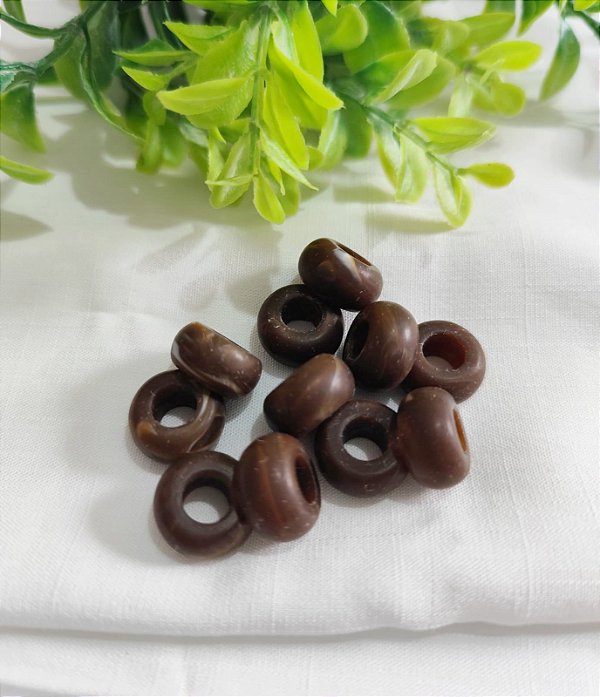 Conta de Resina Disco 15mm Marrom Mesclado Fosco, furo grande 6mm (6un)