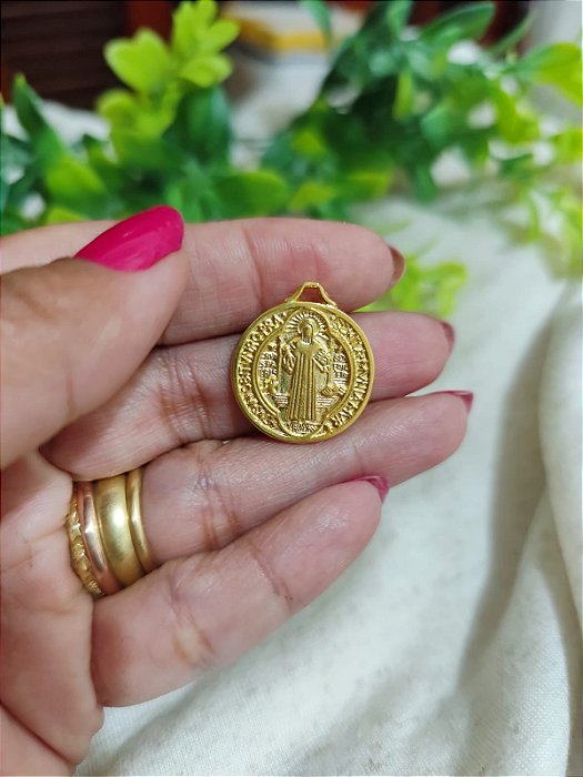 Pingente Medalha São Bento Ouro (un)