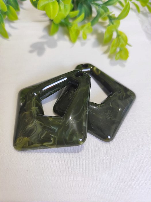 Pingente Resina Losango Vazado Verde Militar Mesclado 65mm (un)
