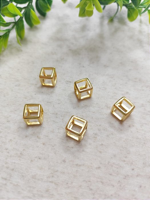 Passador Quadrado 10mm Ouro (un)