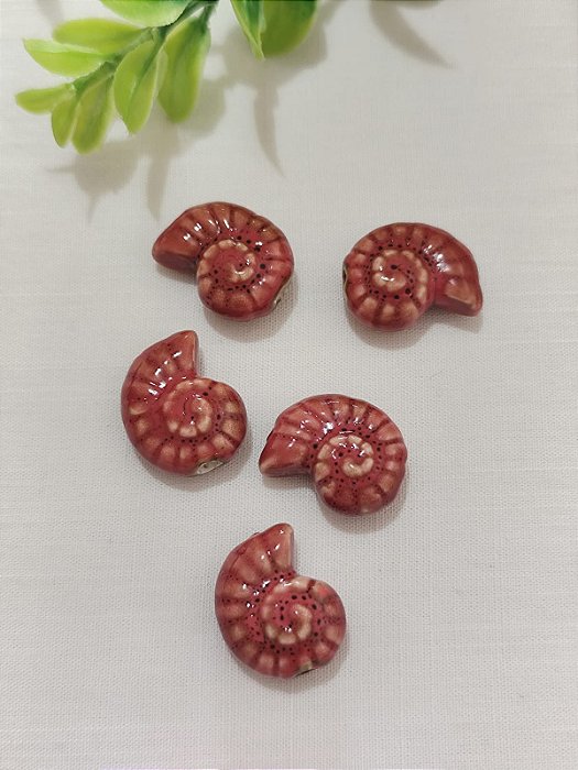 Caracol Porcelana, Passante Vermelho 20mm, furo 3mm (un)