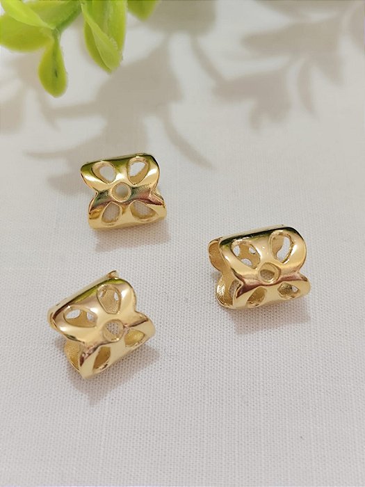 Passador flores 10mm Ouro, abertura 9mm (un)