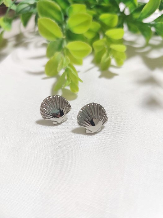 Brinco Concha 18mm Níquel, com argola embutida atrás (par)