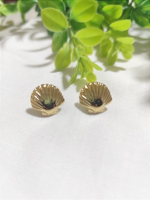 Brinco Concha 18mm Ouro, com argola embutida atrás (par)