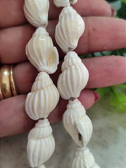 Caracol Passante Porcelana Amarelo Manteiga 20mm (2un)