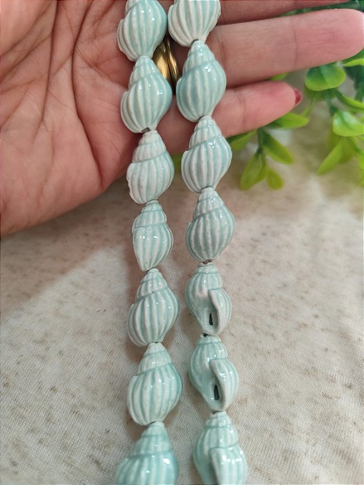 Caracol Passante Porcelana Azul Claro 20mm (2un)