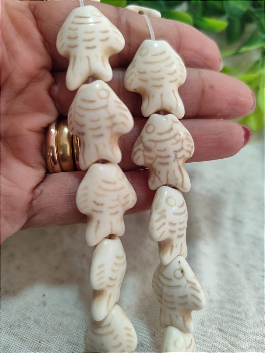 Peixe Howlita Nude Mesclado 20mm (un)