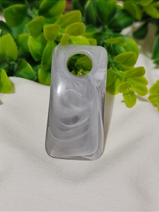 Pingente Resina Cinza Mesclado 50mm, abertura 1mm (un)