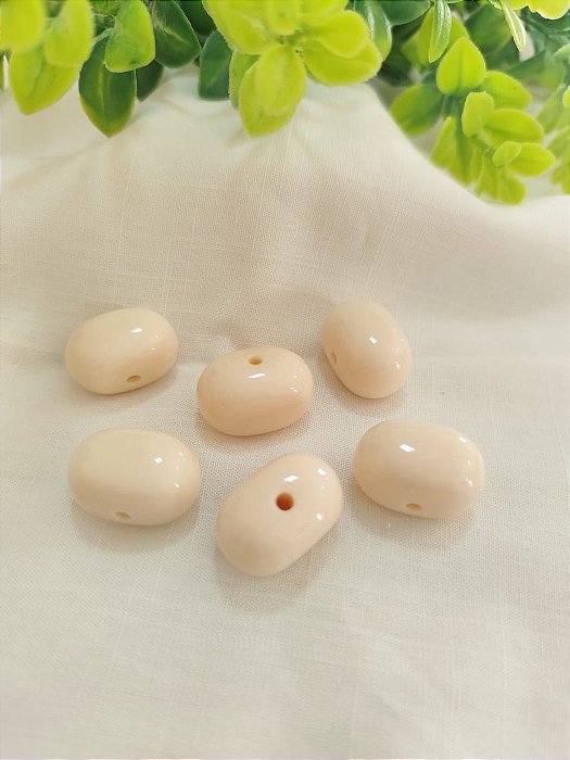 Conta de Resina 15mm Bege Claro, furo3mm (4un)