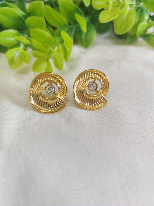 Brinco Caracol Ouro 20mm com strass (par)