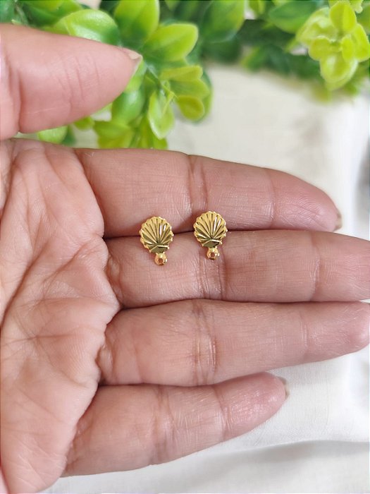 Brinco Concha 8mm Ouro, com 1 saída (par)