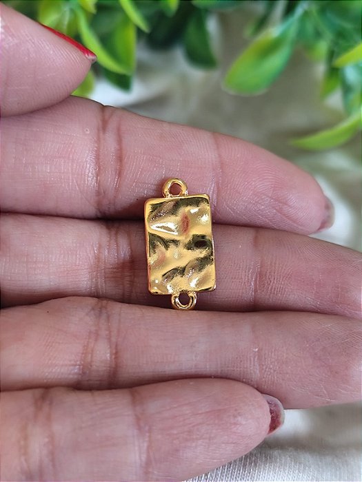 Entremeio Martelado Retangular 20mm Ouro (un)