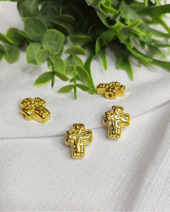 Passante Cruz Trabalhada 18mm Ouro (un)