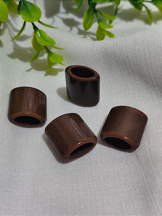 Resina Marrom Craquelado 24mm Furo grande (4un)
