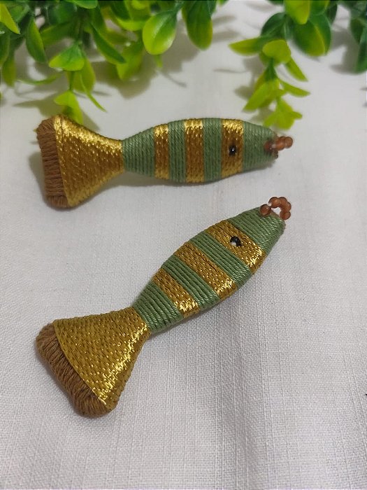 Pingente Peixe Artesanal Verde Claro com Dourado 8,5cm (un)