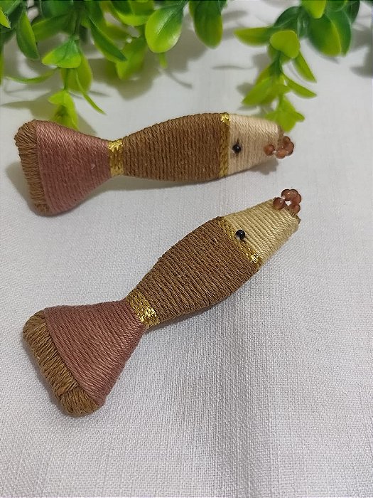 Pingente Peixe Artesanal Nude com Dourado 8,5cm (un)