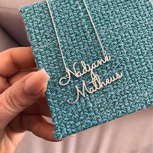 Colar com nome duplo fonte fina