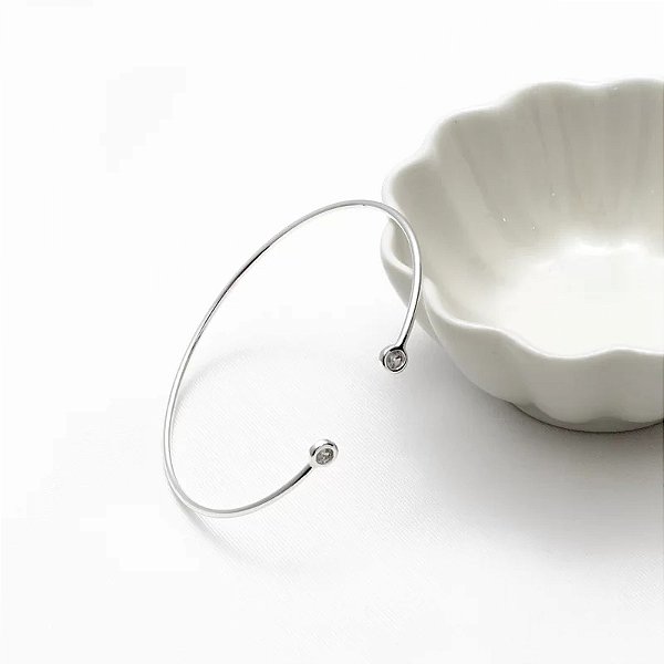 Bracelete Aberto com Ponto de Luz nas Pontas em Prata 925