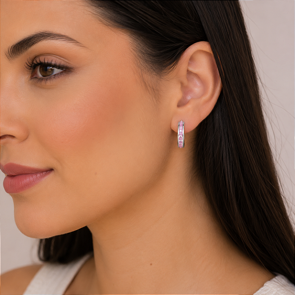 Brinco Meia Argola Encanto Rosa em Prata 925