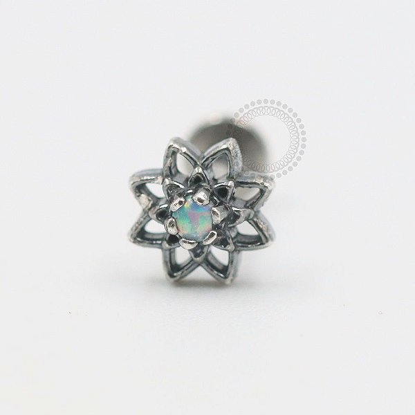 PR20 Labret Flor De Lotus Opala Sintética Prata Haste Titânio