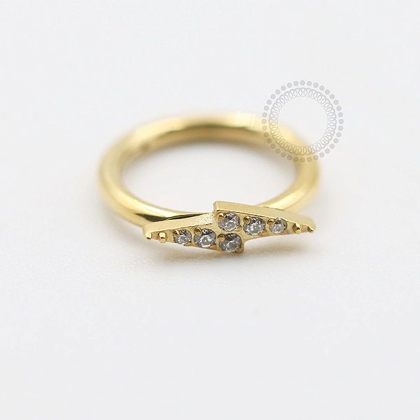 TN603 Segmento Raio CZ Titânio PVD Gold