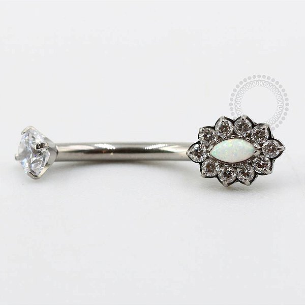 TN751 Navel Piercing Meia Flor CZ com Miolo Opala Sintética Titânio