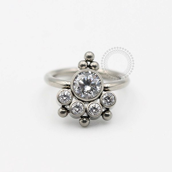 TN289 Captive  Mandala CZ Titânio ASTM F136 (OUTLET)