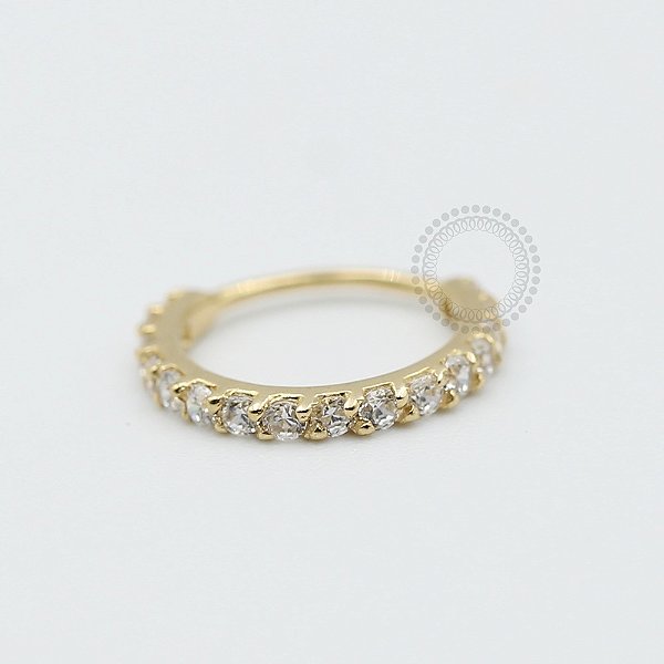 OR02 Argola Torção Cravejada CZ Ouro 18K ( 0,375g)
