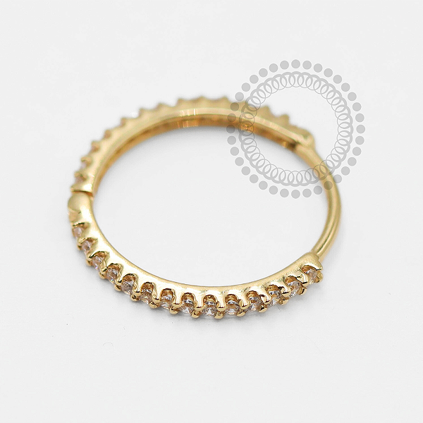 OR24 Argola Clicker Cravejada CZ Ouro 18k