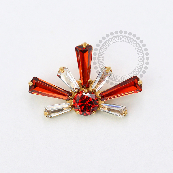 TN1735 Topo Estrela Baguete Rubi E Cristal Titânio PVD Gold