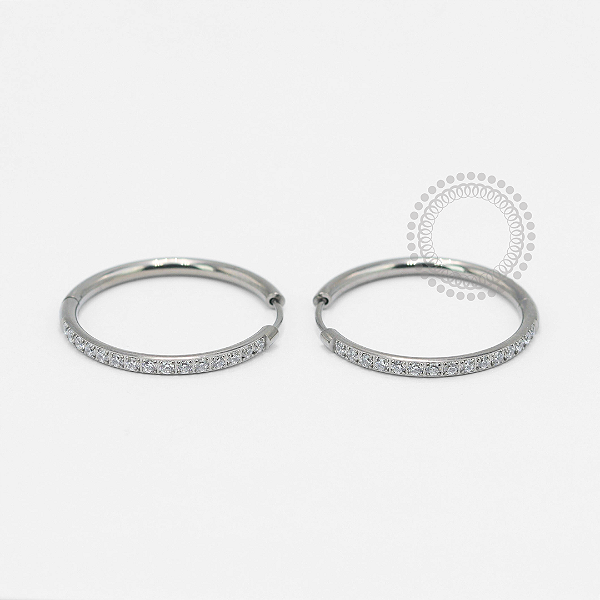 TN1849 Par de Brincos Argolas Cravejadas 20mm Titanio ASTM F136