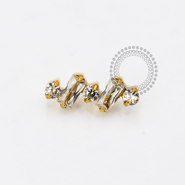 TN1934  Topo Cluster 2 Baguetes 3 CZ  Titânio PVD Gold