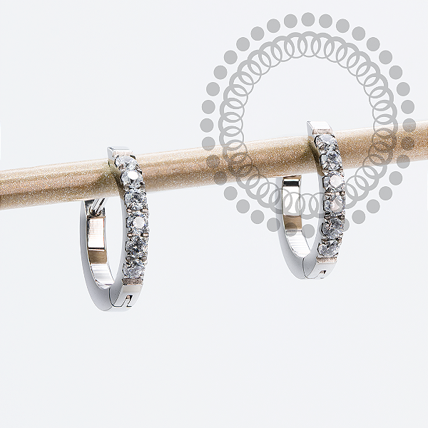 TN2128 Brinco Argola CZ Haste Reta 10mm Titânio