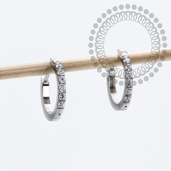 TN2129 Brinco Argola CZ Haste Reta 12mm Titânio