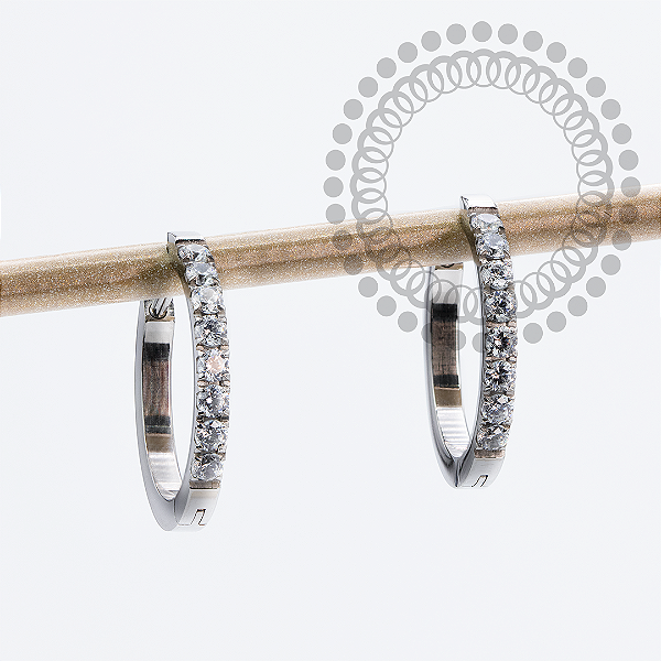 TN2130 Brinco Argola CZ Haste Reta 14mm Titânio