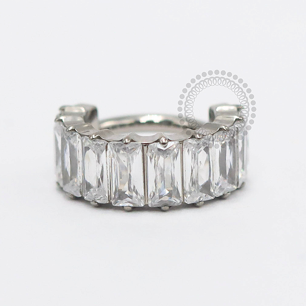 TN2377 Segmento Baguette CZ Cravada Titanio ASTM F136