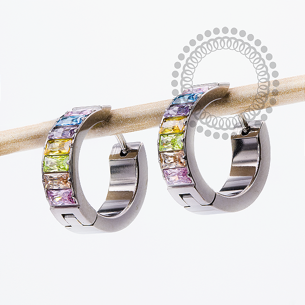 TN2537 Brinco Argola CZ Baguetes Colors Titânio ASTM F136