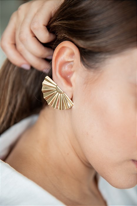 Brinco Leque Dourado - Banho de Ouro 18k