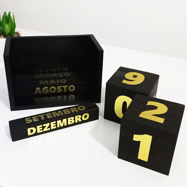 CALENDÁRIO DE MESA PERMANENTE CUBO MADEIRA | Preto e Dourado
