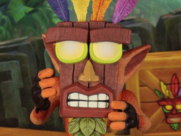 O que a máscara Aku Aku diz no Crash Bandicoot – Aperta o X