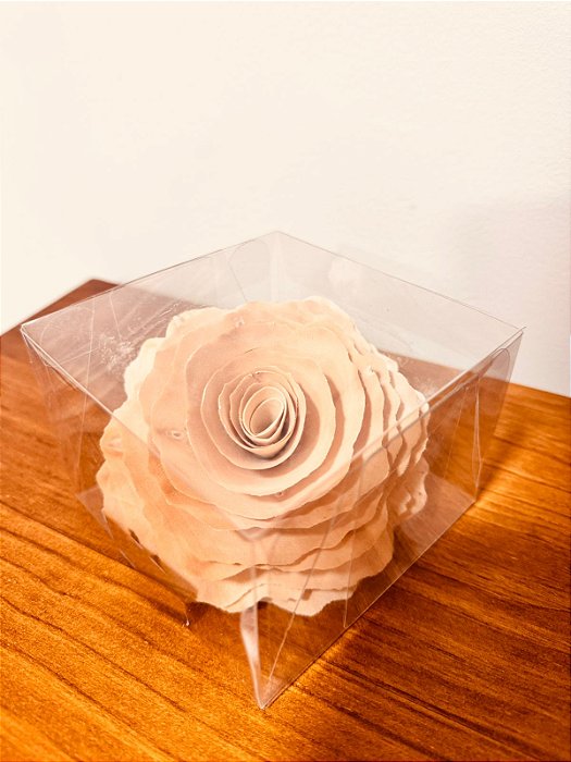 Rosa para Aromatizador na cor Caramelo Vime, com Cordão 15cm.