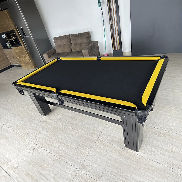 Mesa de Bilhar Diver Madeira Maciça Cor Preta Tecido Preto Bordas Amarelas 2,20 x 1,20