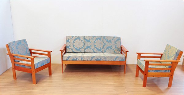 Details 48 sofá de madeira com almofadas soltas