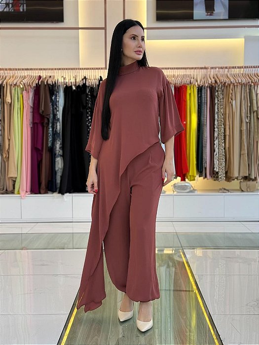 CONJUNTO RITMO - BLUSA ASSIMETRICA E CALÇA MARROM