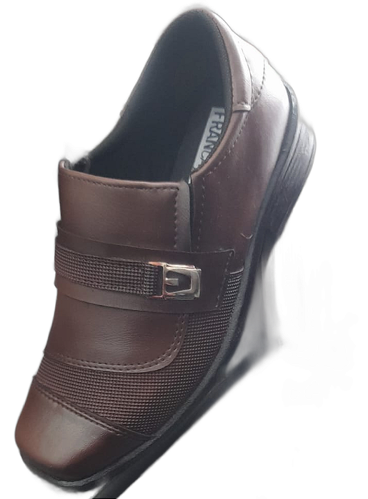 Sapato infantil fivela marrom