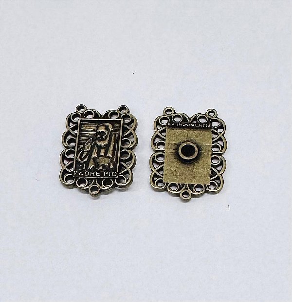 Entremeio de Padre Pio com Relíquia ouro velho