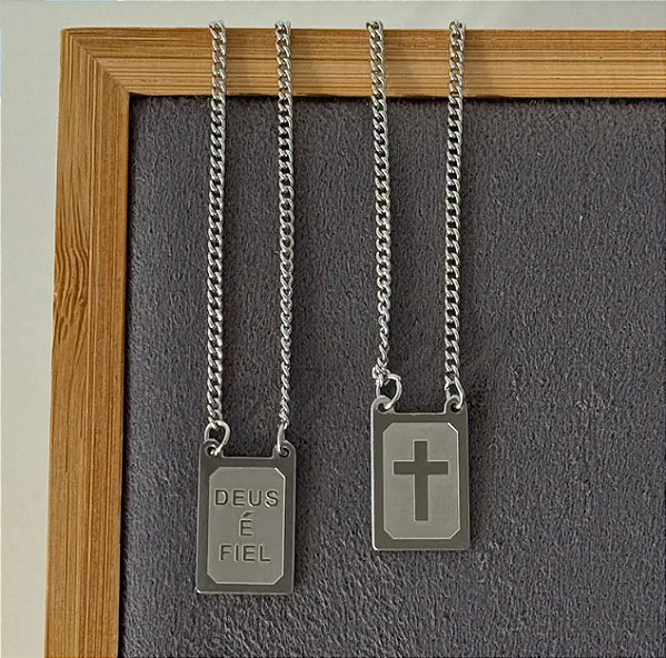 Escapulário Masculino Deus é Fiel