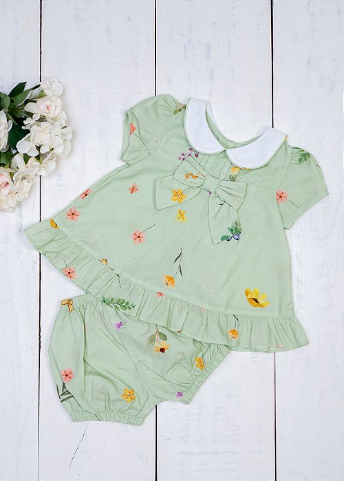 Conjunto Bebê  Floral Fundo Verde Claro