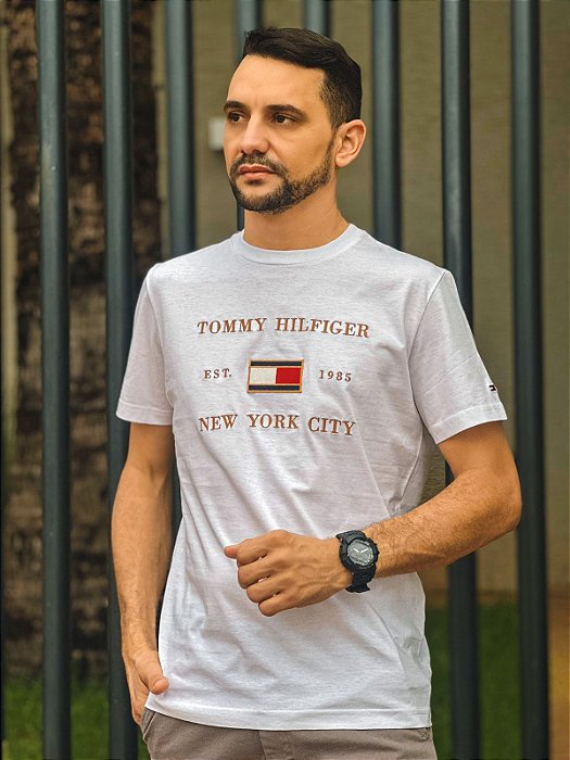 Camiseta Tommy Hilfiger Masculina Regular Fit Em Algodão Egípcio New York  City Branca - HERRERA BRAND